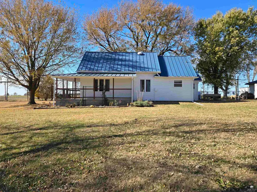 507 W 7th Street, Woodbine, KS 67492 - Image #2