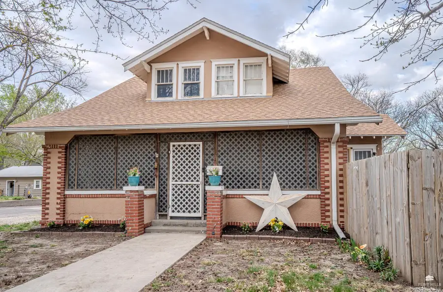 1508 6th, Clay Center, KS 67432 - #3