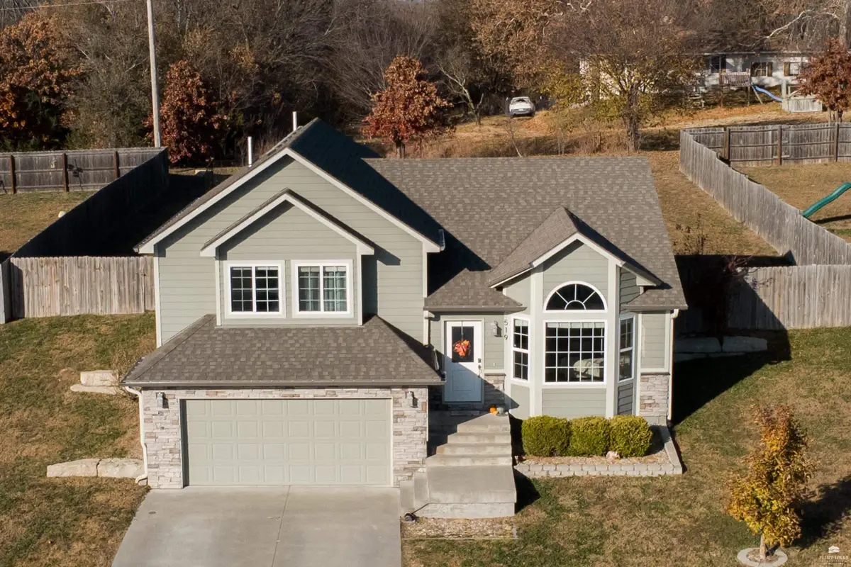 519 Prairie Meadow, Saint George, KS 66535 - Image #1