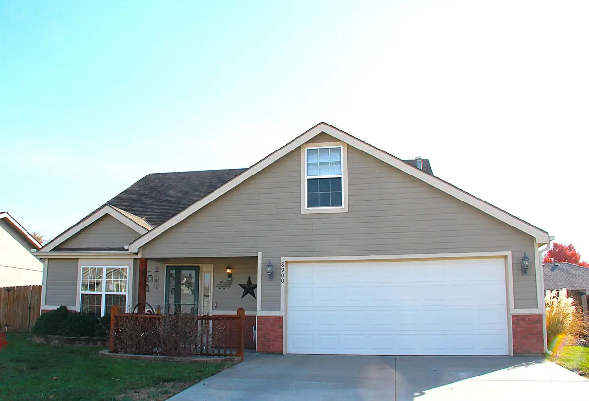 8900 Butterfly Lane, Manhattan, KS 66502 - Image #1