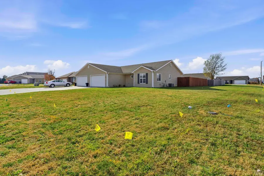 2621 S Brookglen Circle, Manhattan, KS 66502 - Image #3