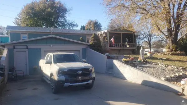 827 Peggy Street, Grandview Plaza, KS 66441