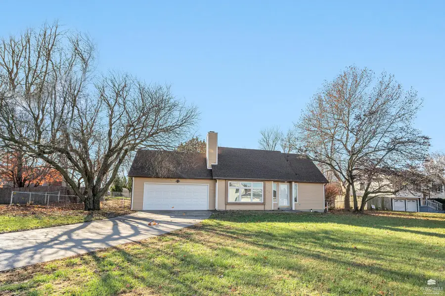 828 Gillespie Drive, Manhattan, KS 66502 - Image #3