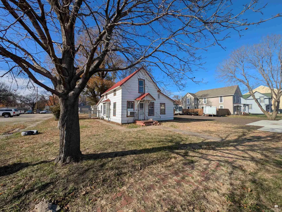 403 Elm Street, Wamego, KS 66547 - Image #1