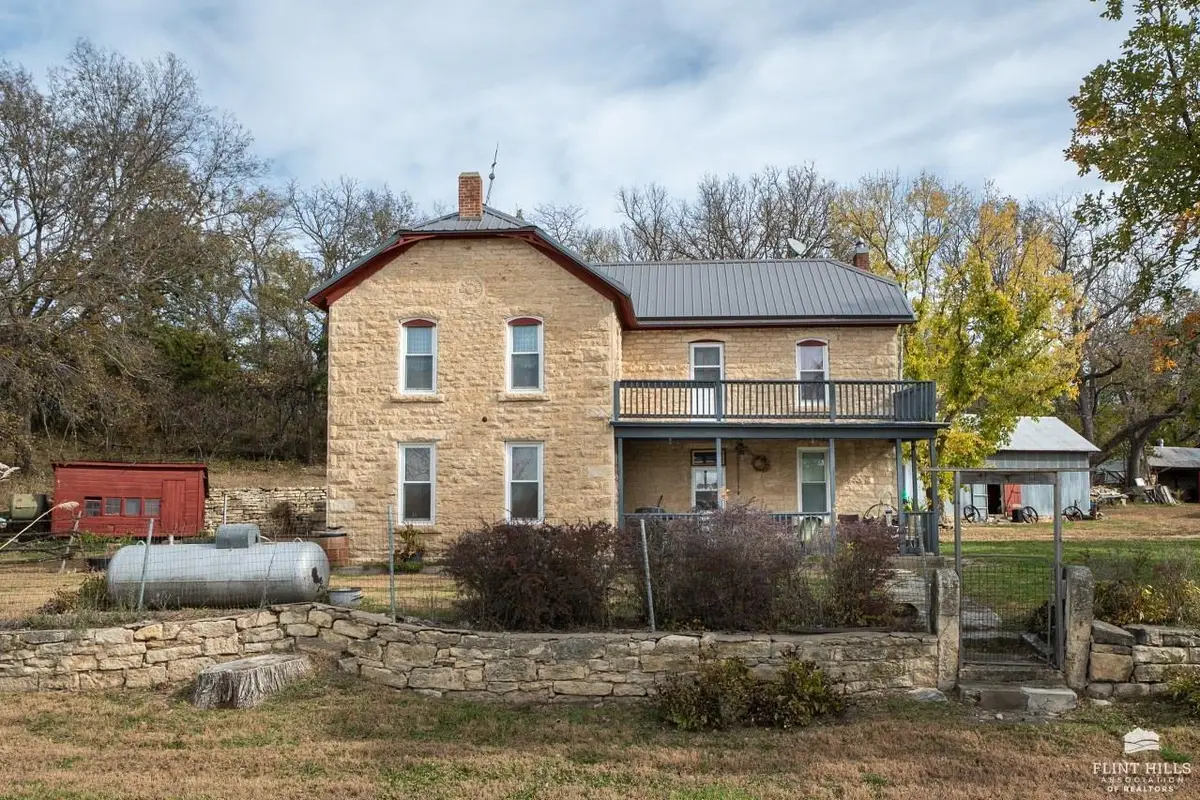 22507 Hessdale Rd, Alma, KS 66401 - Image #1