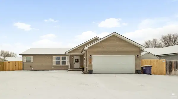 412 Brookway Drive, Manhattan, KS 66502