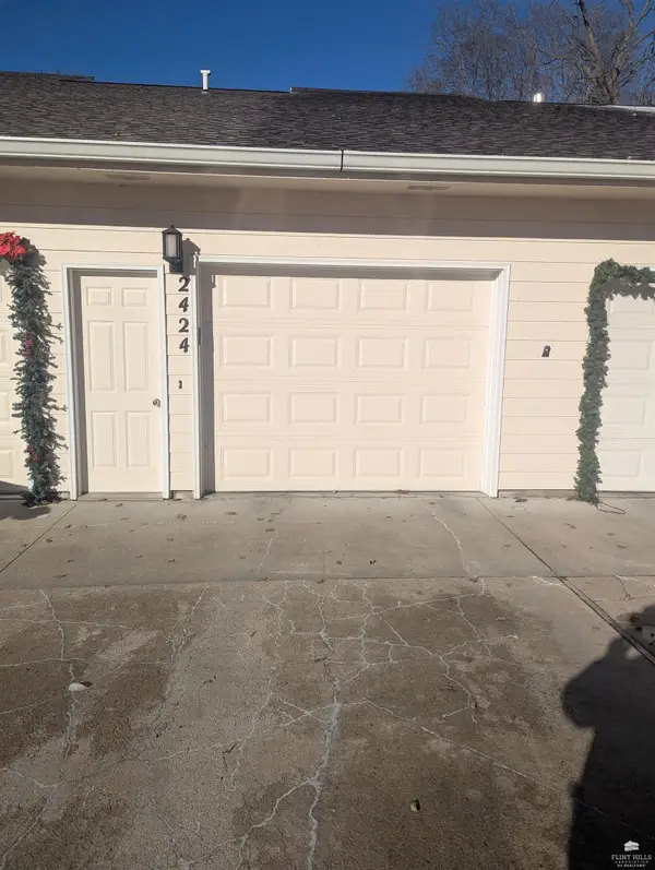 2424 Dickens Ave. Avenue, Manhattan, KS 66502