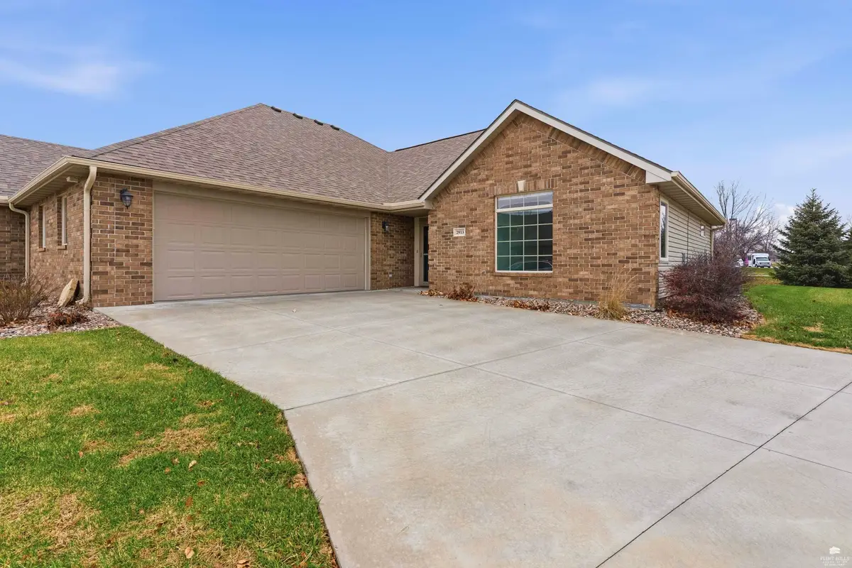 2913 Willowbend Court, Manhattan, KS 66502 - Image #1