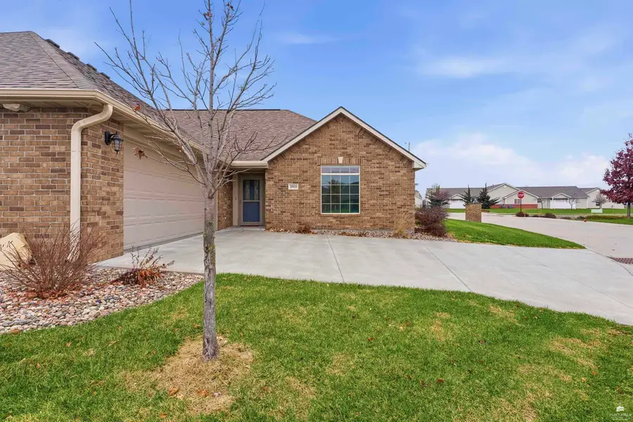 2913 Willowbend Court, Manhattan, KS 66502 - Image #2
