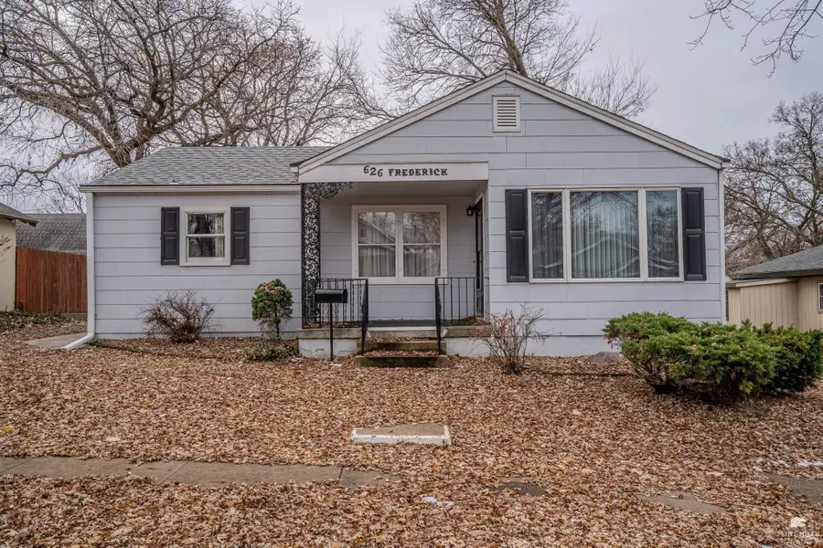 626 Frederick Street, Clay Center, KS 67432 - Image #2