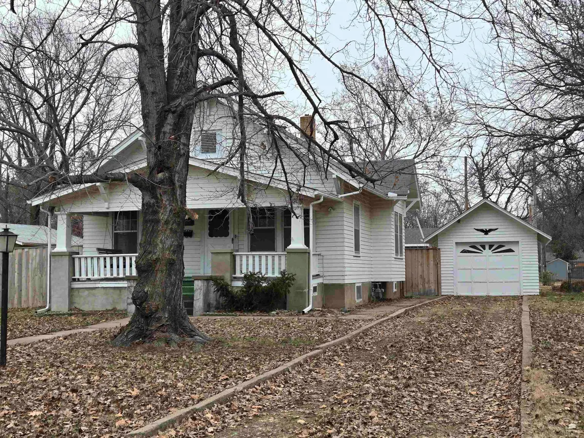 305 N Rogers Avenue, Abilene, KS 67410 - Image #1