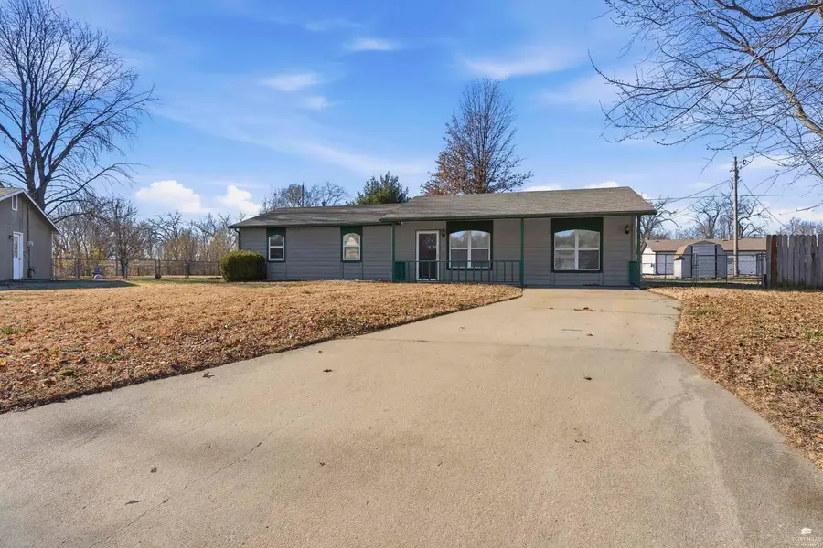 808 Sunrise Circle, Manhattan, KS 66503 - Image #2