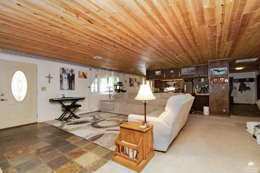 821 E Stockholm Street, White City, KS 66872 - Image #3