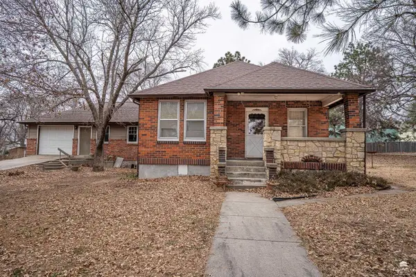 1019 Grant Avenue, Clay Center, KS 67432