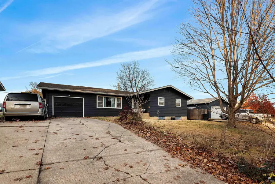 2412 Buena Vista, Manhattan, KS 66502 - Image #2