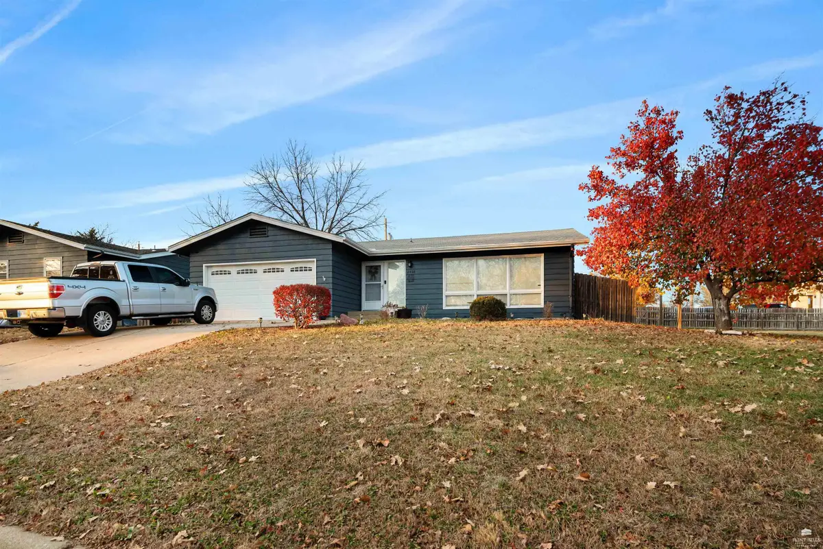 2408 Buena Vista, Manhattan, KS 66502 - Image #1
