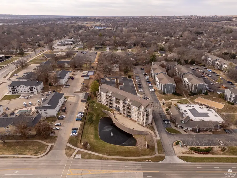 2211 College Avenue Unit 102, Manhattan, KS 66502 - #2