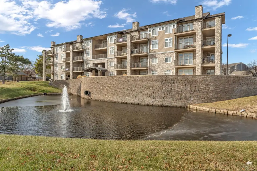 2211 College Avenue Unit 102, Manhattan, KS 66502 - #3