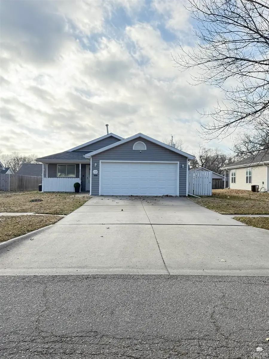 209 E 16th Street, Junction City, KS 66441 - Image #2