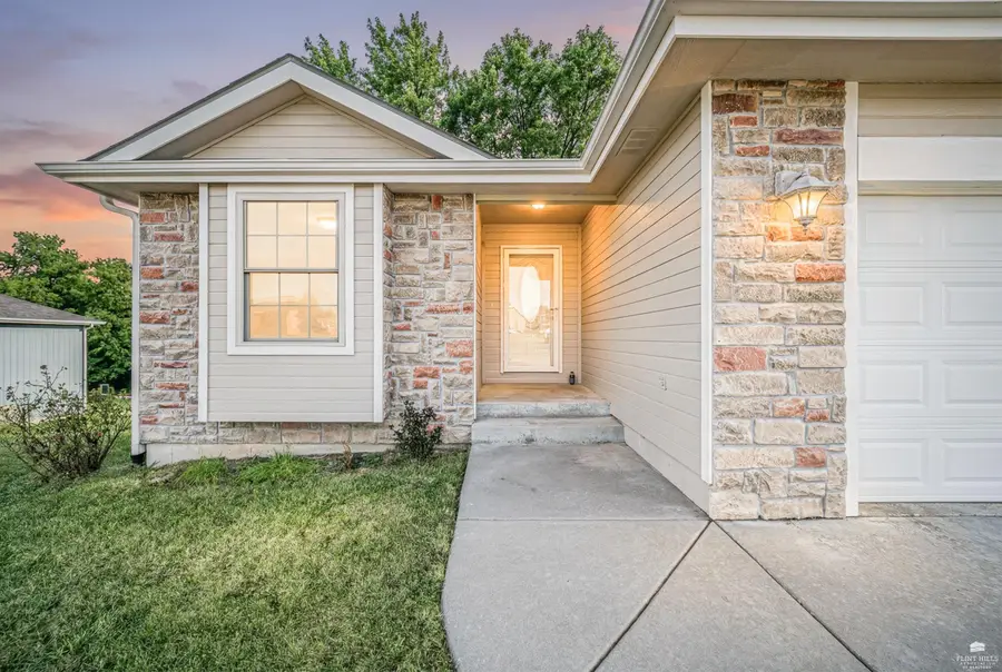 313 Caroline Court, Junction City, KS 66441 - Image #2