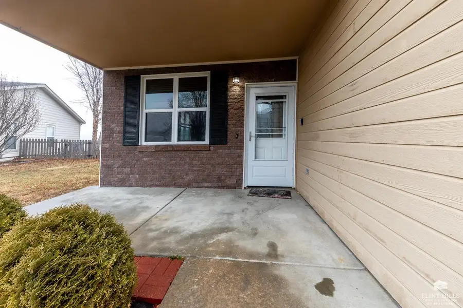 2606 Buttonwood Drive, Manhattan, KS 66502 - Image #2