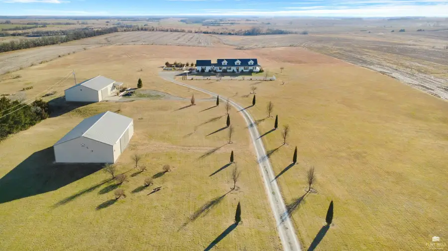 1560 2nd Rd, Wakefield, KS 67487 - Image #2