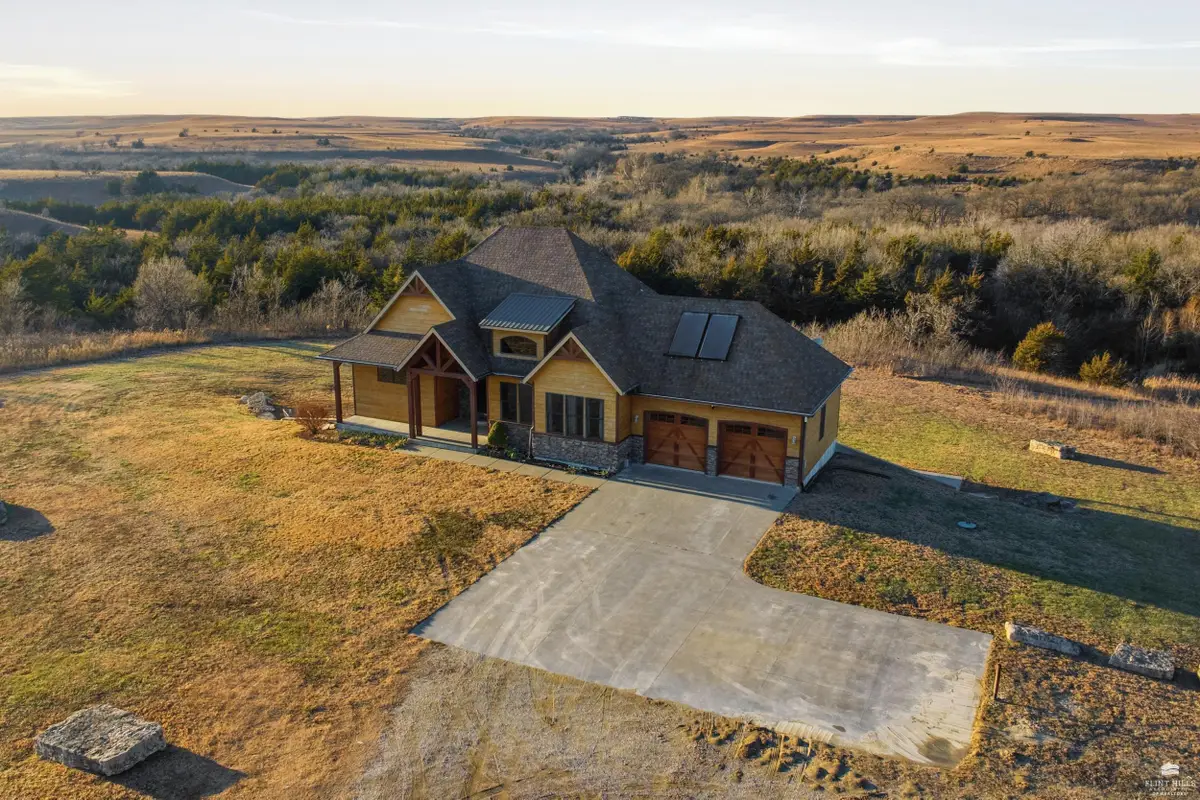 2545 Vinson Drive, Manhattan, KS 66502 - Image #1