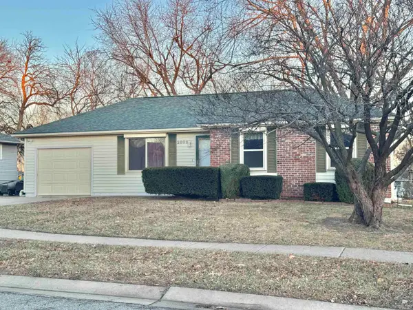 2806 SW Engler Ct, Topeka, KS 66614