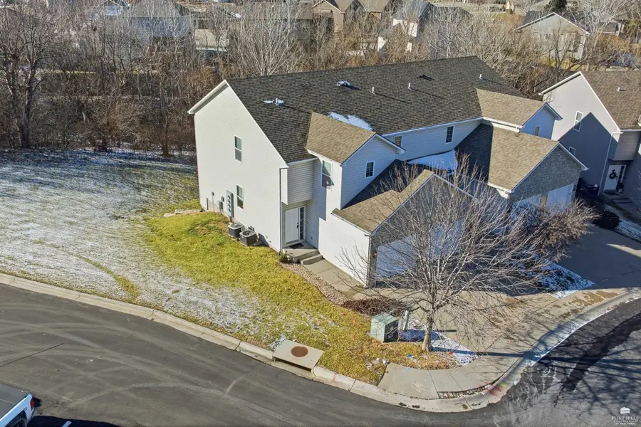 916 Oakbrook Place, Manhattan, KS 66503 - Image #2