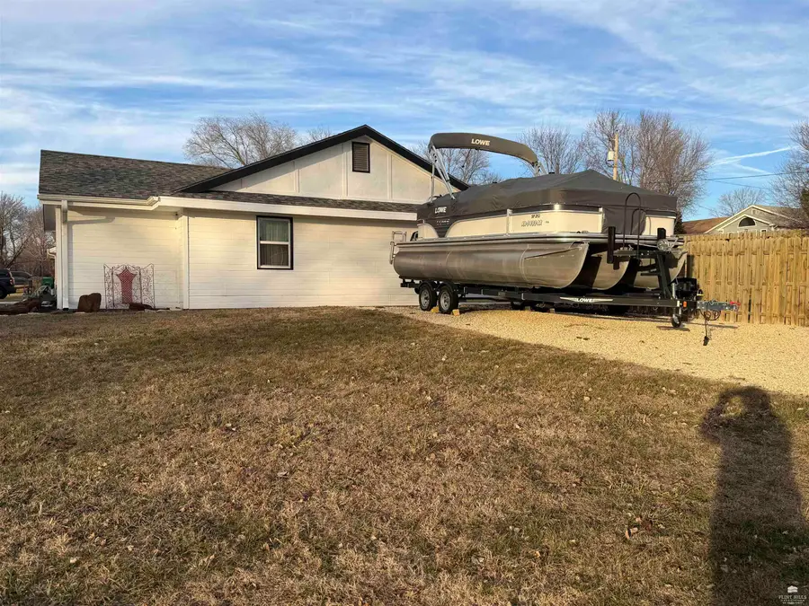 602 Knollwood Street, Wakefield, KS 67487 - Image #2