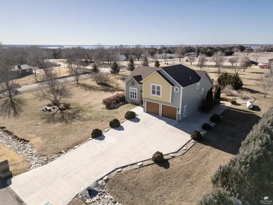 11312 Farnum Run, Milford, KS 66514 - Image #2