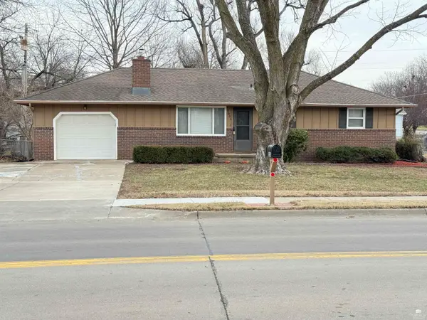 2004 Browning Avenue, Manhattan, KS 66502