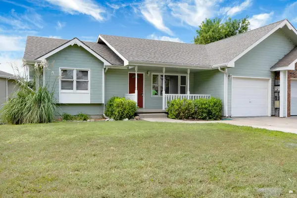 929 Connecticut Drive, Manhattan, KS 66502