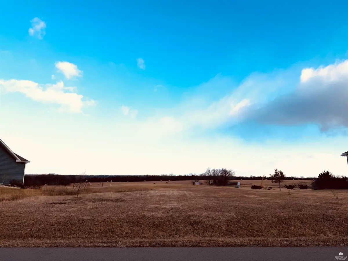 715 Hidden Valley Drive, Clay Center, KS 67432 - Image #1