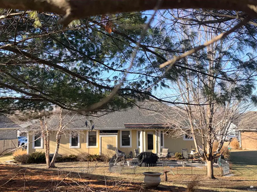 3713 Shadow Wood Lane, Manhattan, KS 66503 - Image #2