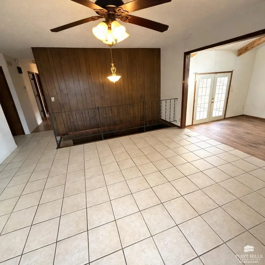 2111 Timber Creek Drive, Manhattan, KS 66502 - #3