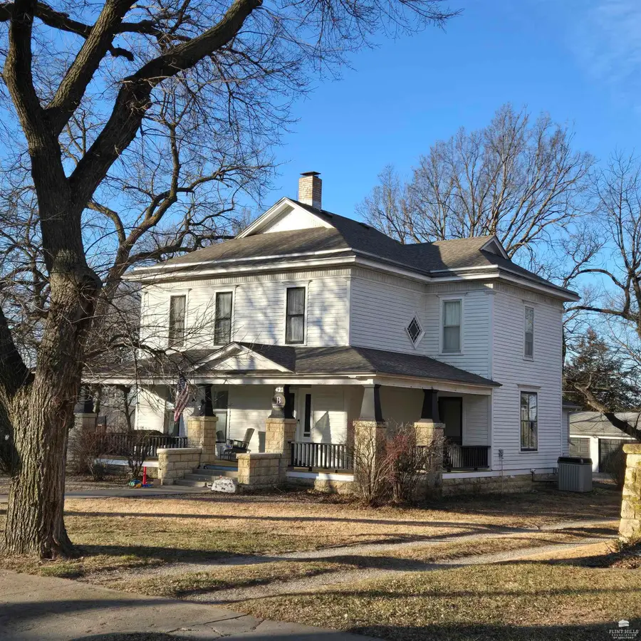 421 S C Street, Herington, KS 67449 - Image #2