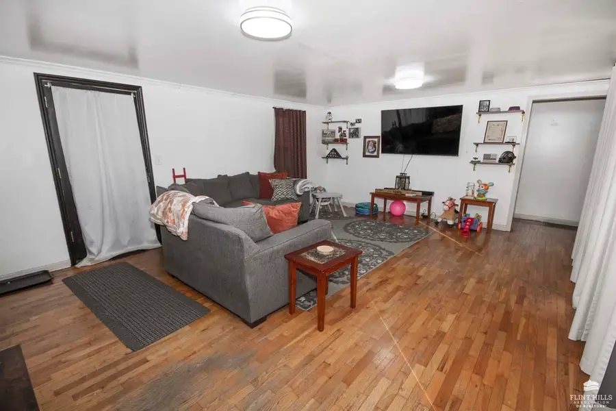 126 W 9th Street, Chapman, KS 67431 - Image #3