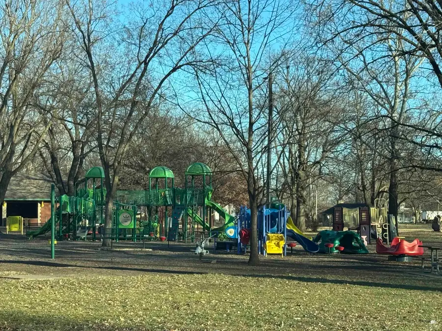 606 E 6th Street, Wamego, KS 66547 - Image #2