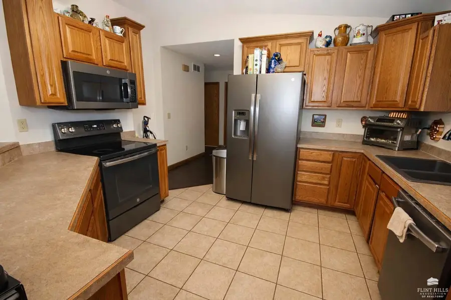 611 Dogwood Street, Wakefield, KS 67487 - #3