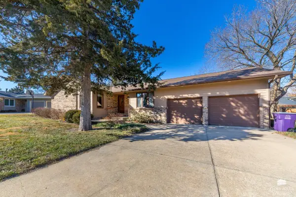 2113 Hillview Drive, Manhattan, KS 66502