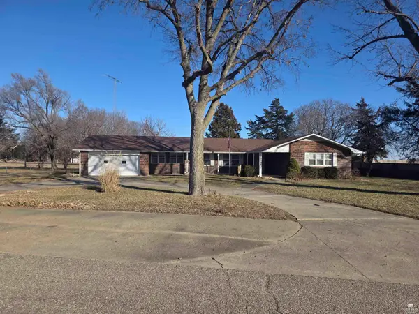 1508 Country Club Lane, Abilene, KS 67410