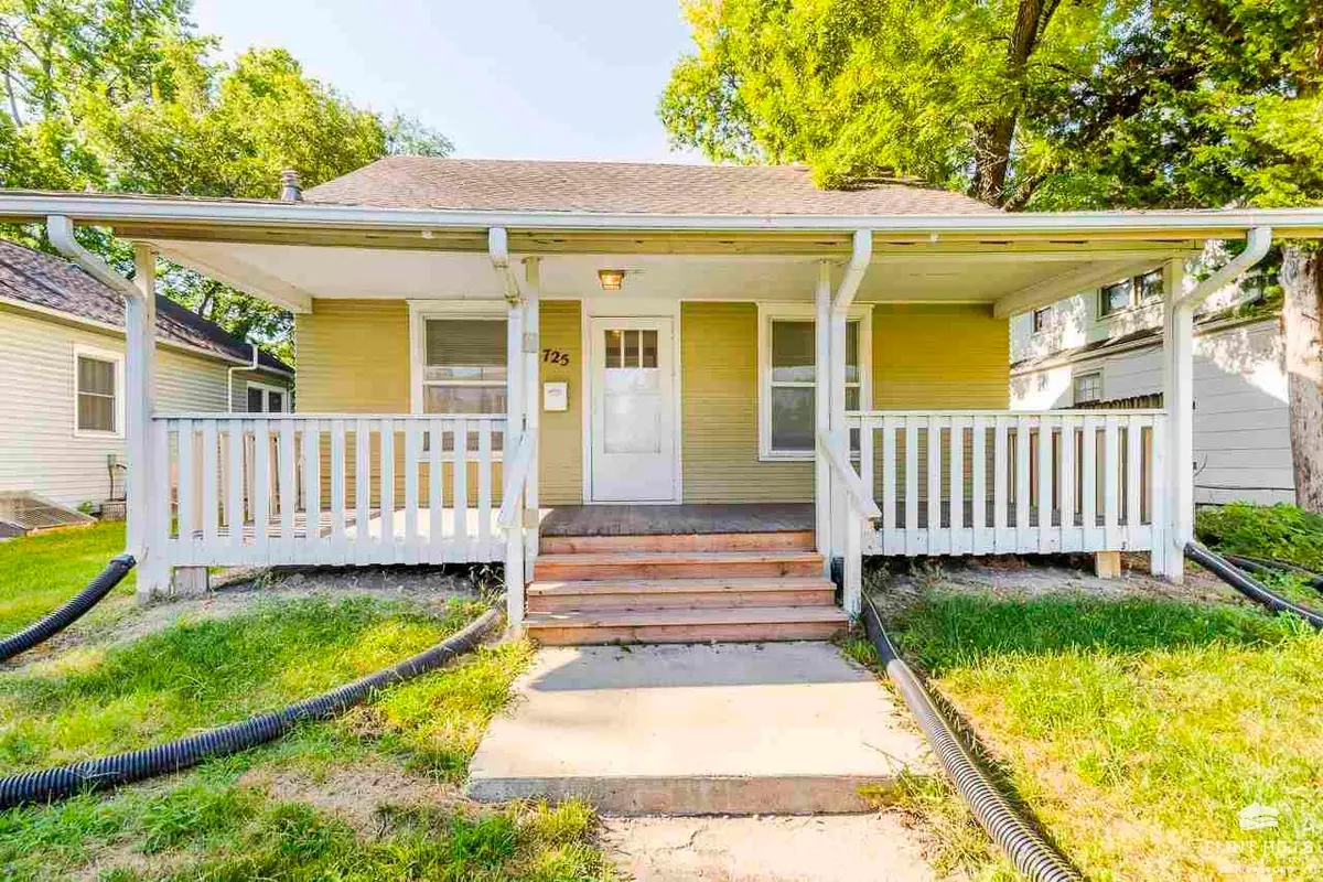 725 Bluemont Avenue, Manhattan, KS 66502 - Image #1