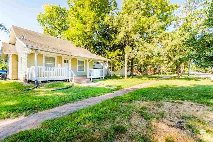 725 Bluemont Avenue, Manhattan, KS 66502 - Image #2
