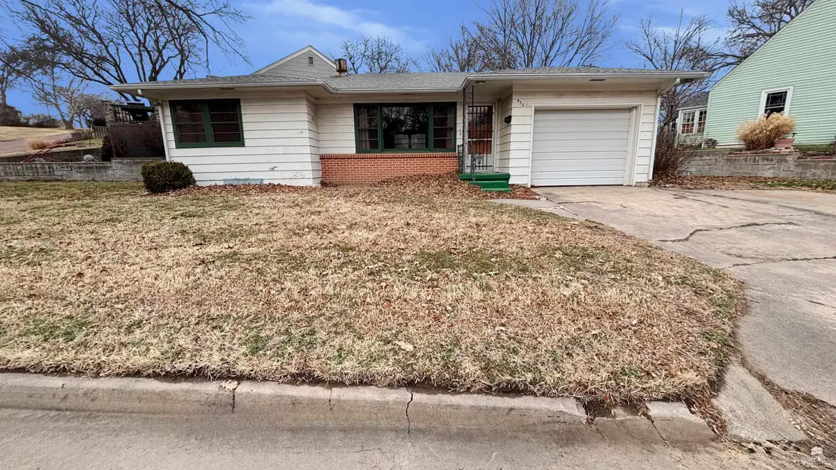 930 Elmhurst, Concordia, KS 66901 - #1