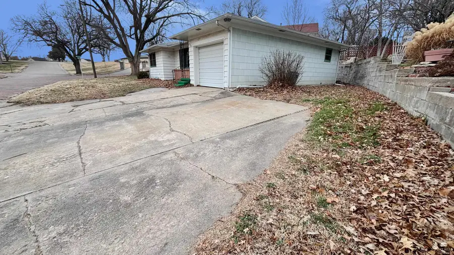 930 Elmhurst, Concordia, KS 66901 - #2