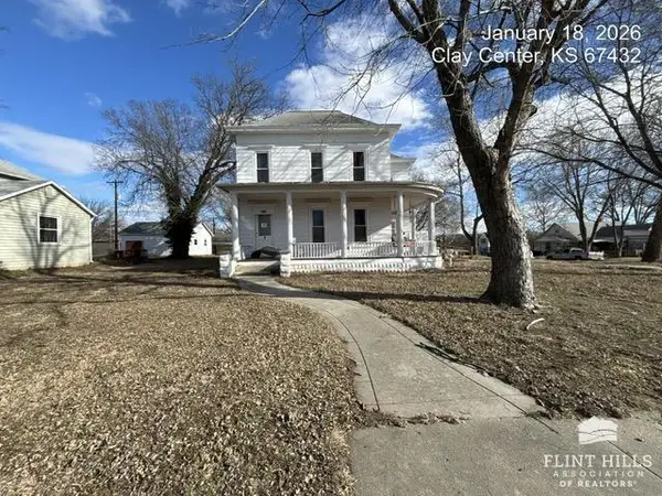 1204 8th Street, Clay Center, KS 67432