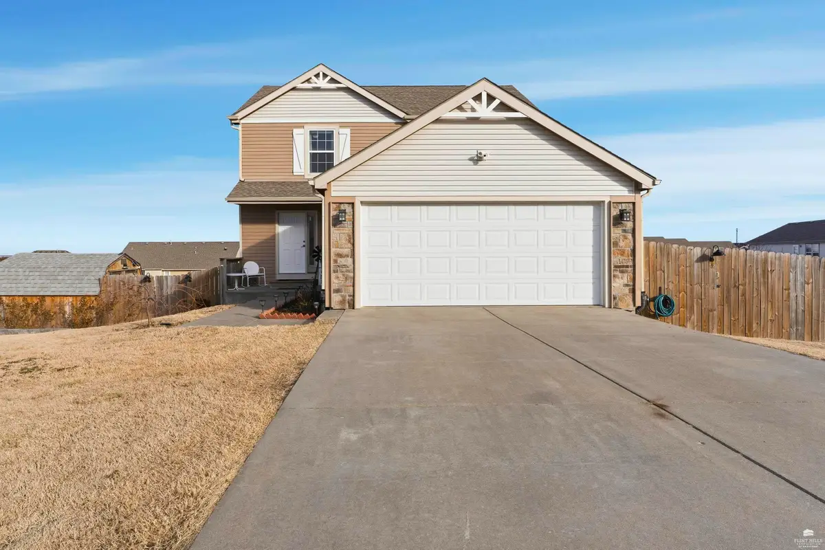 2107 Quail Run, Junction City, KS 66441 - Image #1