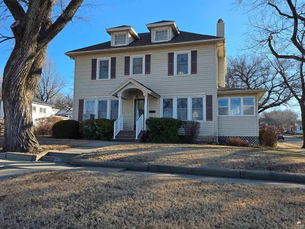 220 S Broadway, Herington, KS 67449