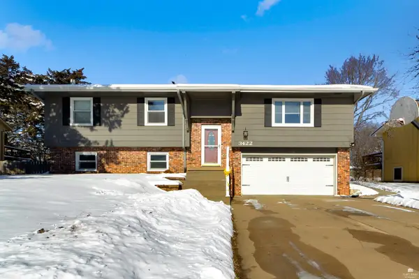 3422 Chimney Rock Road, Manhattan, KS 66503